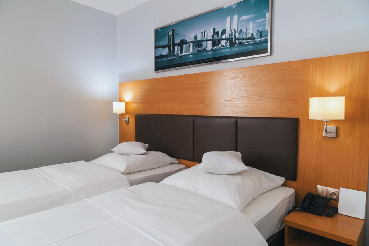 Hotel Poleczki Warsaw Airport Eksteriør bilde