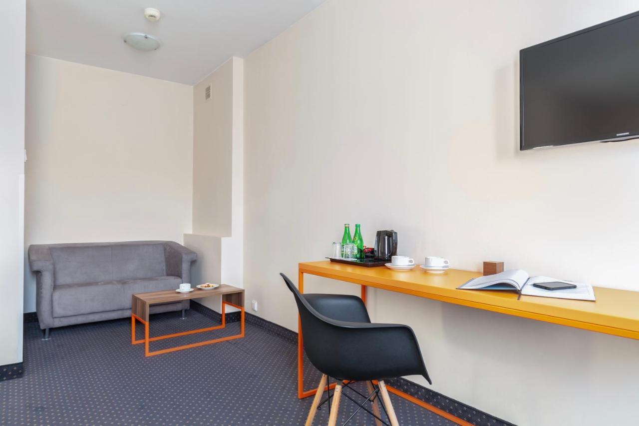 Hotel Poleczki Warsaw Airport Eksteriør bilde