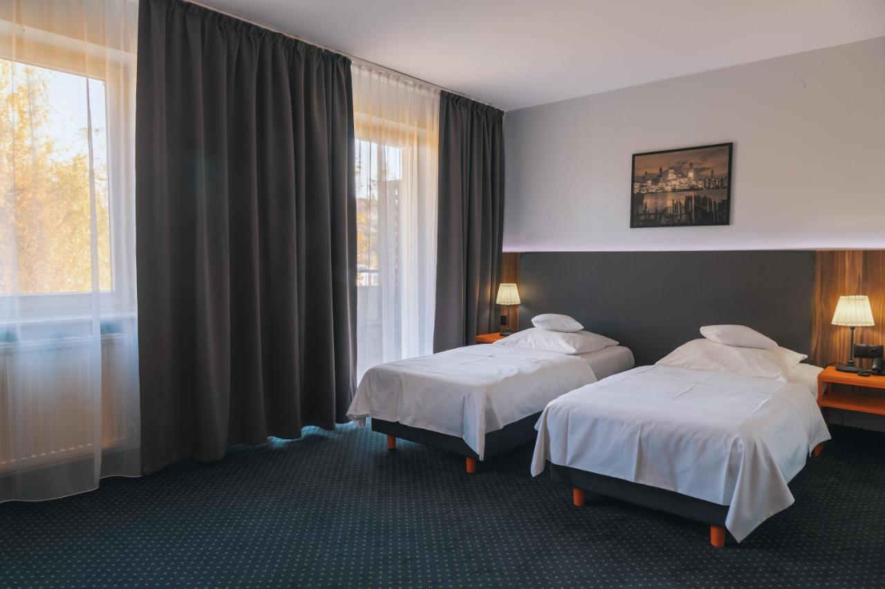 Hotel Poleczki Warsaw Airport Eksteriør bilde